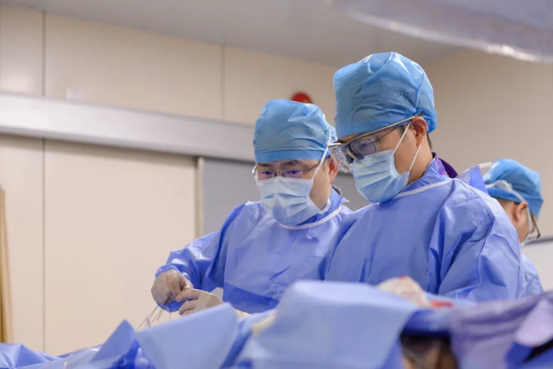 血管外科成功完成我市内首例“胸主动脉夹层覆膜支架植入加左锁骨下动脉开窗术”